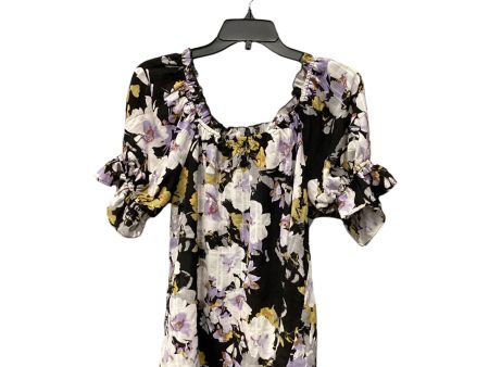 Top Short Sleeve By Chenault In Floral Print, Size: M For Sale