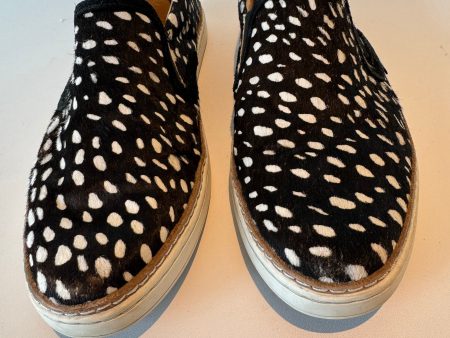 Shoes Designer By Ugg In Black & Cream, Size: 10 on Sale