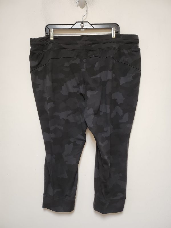 Athletic Capris By Lululemon In Camouflage Print, Size: 20 Online Sale