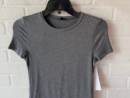 Top Short Sleeve Basic By Express In Grey, Size: Xs Fashion